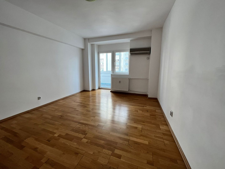 Spatiu birouri 3 camere decomandat, 95 mp, 2 bai + 2 balcoane | Decebal