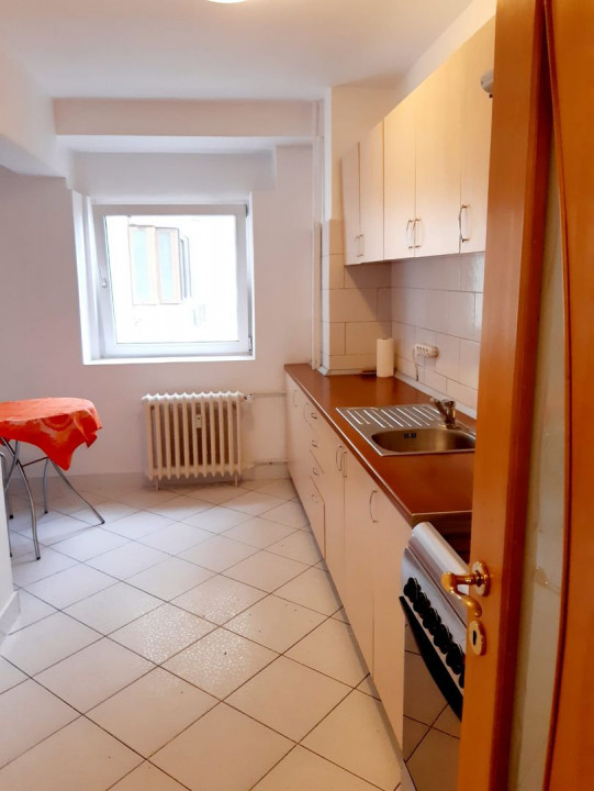 Spatiu birouri 3 camere decomandat, 95 mp, 2 bai + 2 balcoane | Decebal